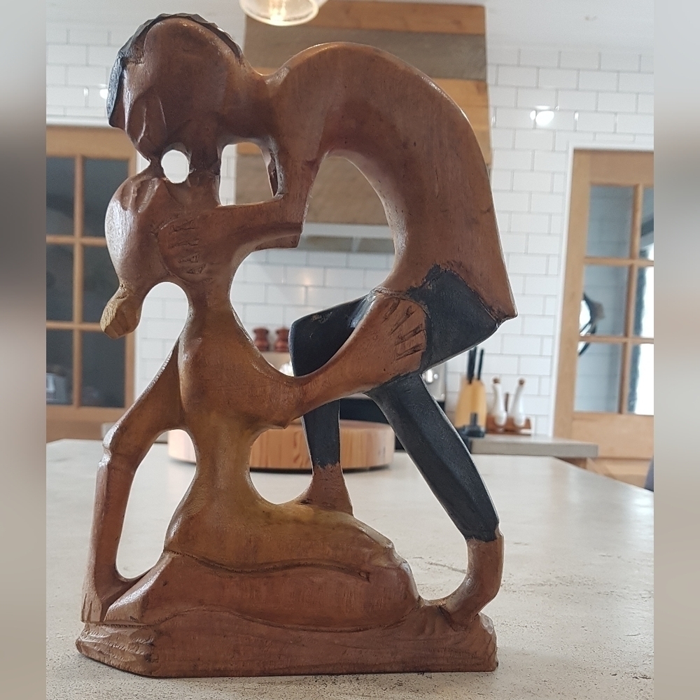Vintage Hand Carved Primitive Folk Art Kissing Lovers Wood Sculpture 12" - Picture 3 of 7